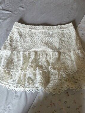 H&M Cream Lace Tiered Mini Skirt